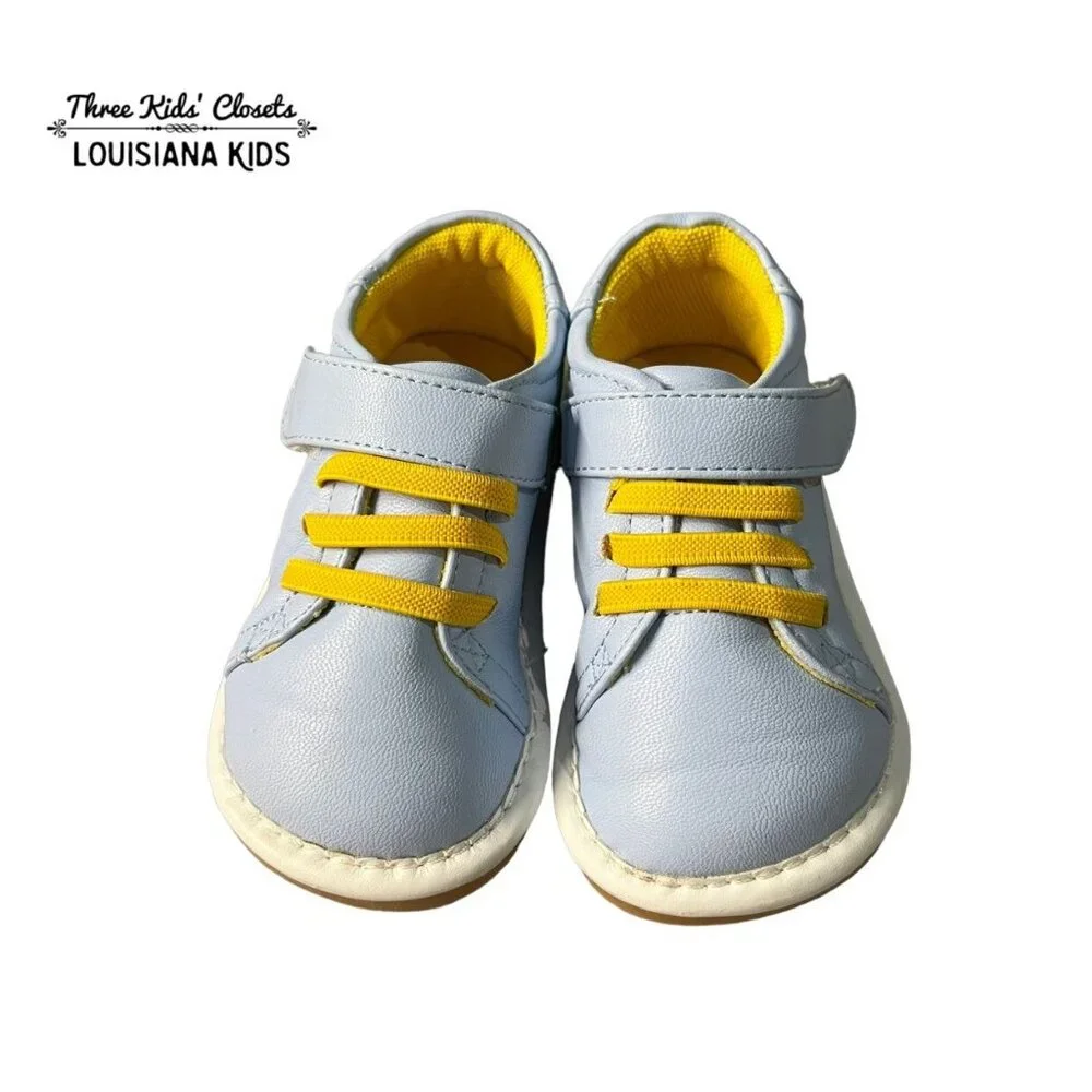 Little Blue Lamb Sz 5 Light Blue Leather Squeaker Shoes